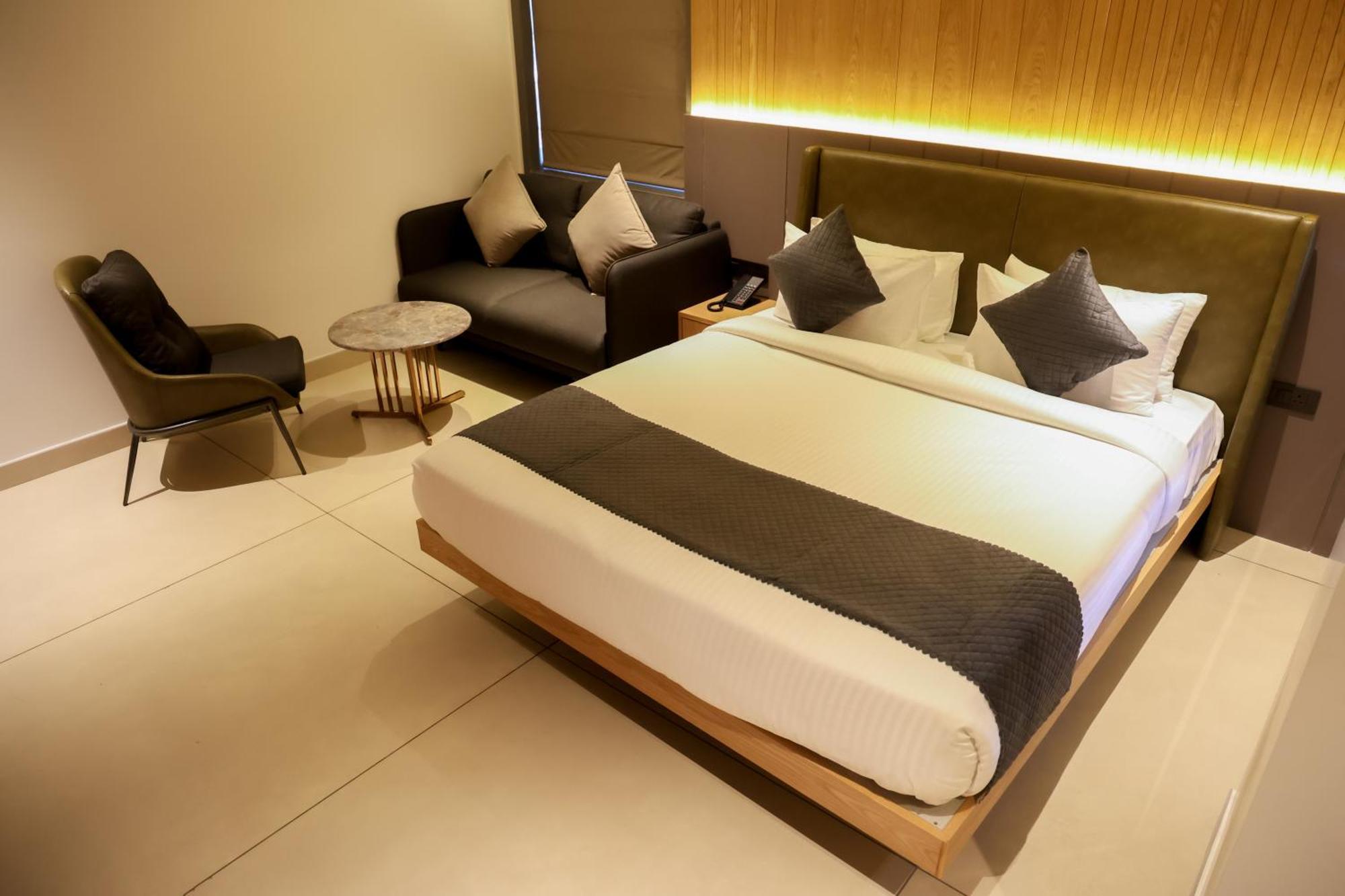 Raga - A Boutique Hotel Belgaum Eksteriør billede