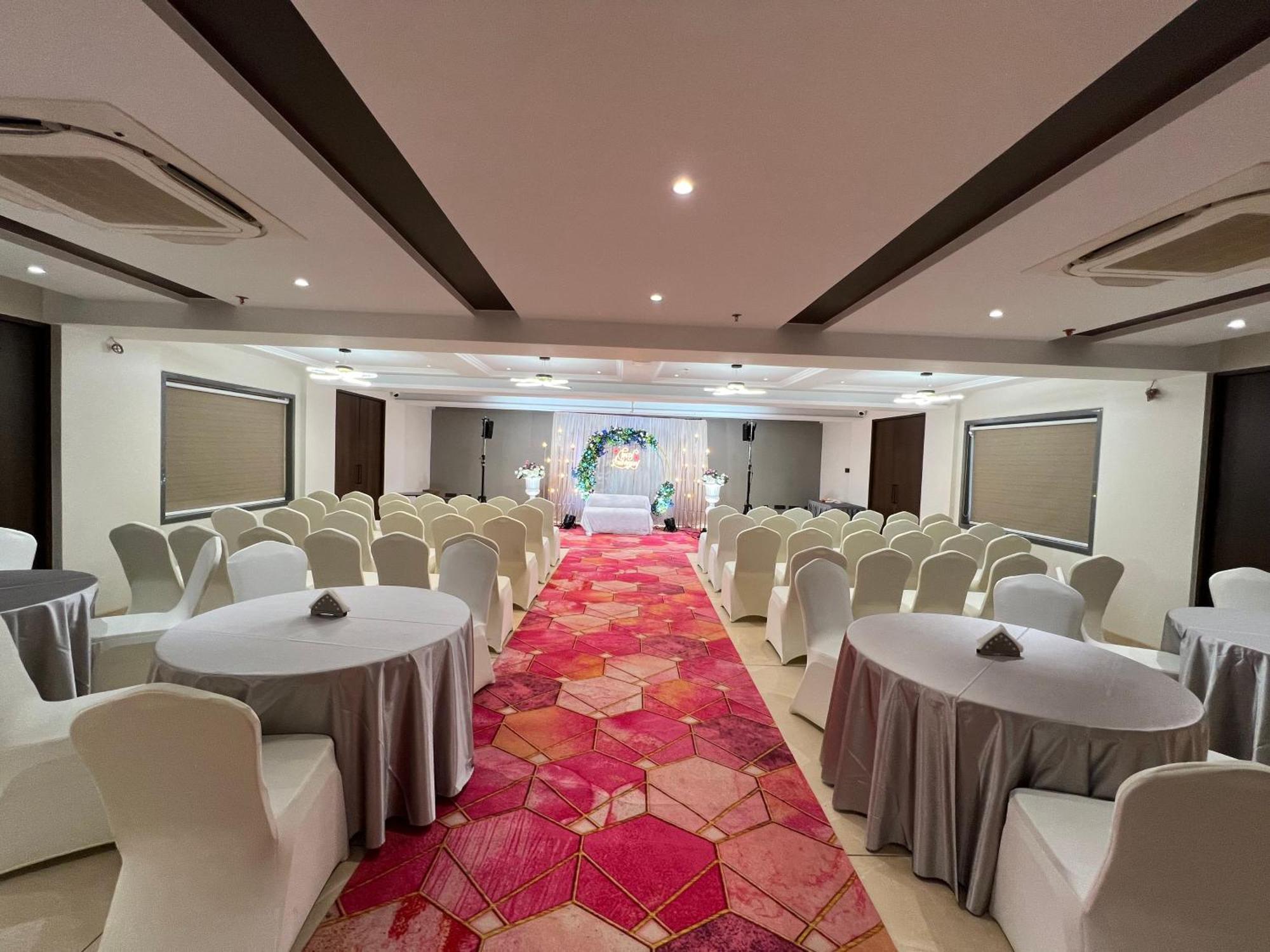 Raga - A Boutique Hotel Belgaum Eksteriør billede